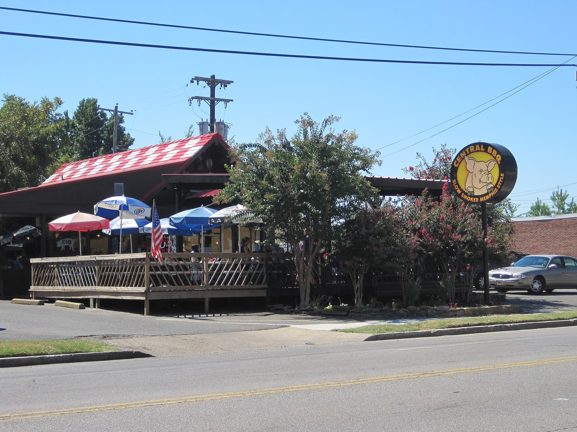 Central BBQ on Central Avenue in Cooper-Young, Memphis — home of the smoked hot wings